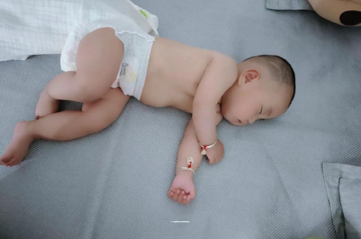 肇州宝宝多久会坐